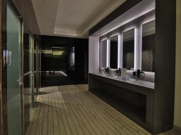 Enjoy free entry to use the club