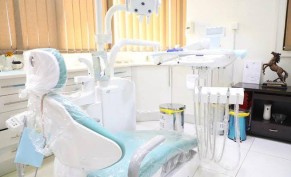 Examination + removal of simple calcareous deposits + cleaning and polishing of teeth + treatment pl